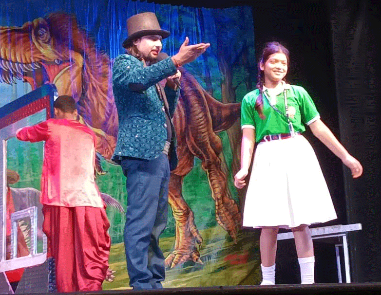 रहस्यमयी दुनिया का दरवाजा खोलते हैं जादूगर सिकन्दर