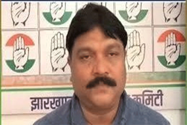 कांग्रेस ने पूर्व CM चंपाई पर लगाया आदिवासी हितों पर सियासत का आरोप