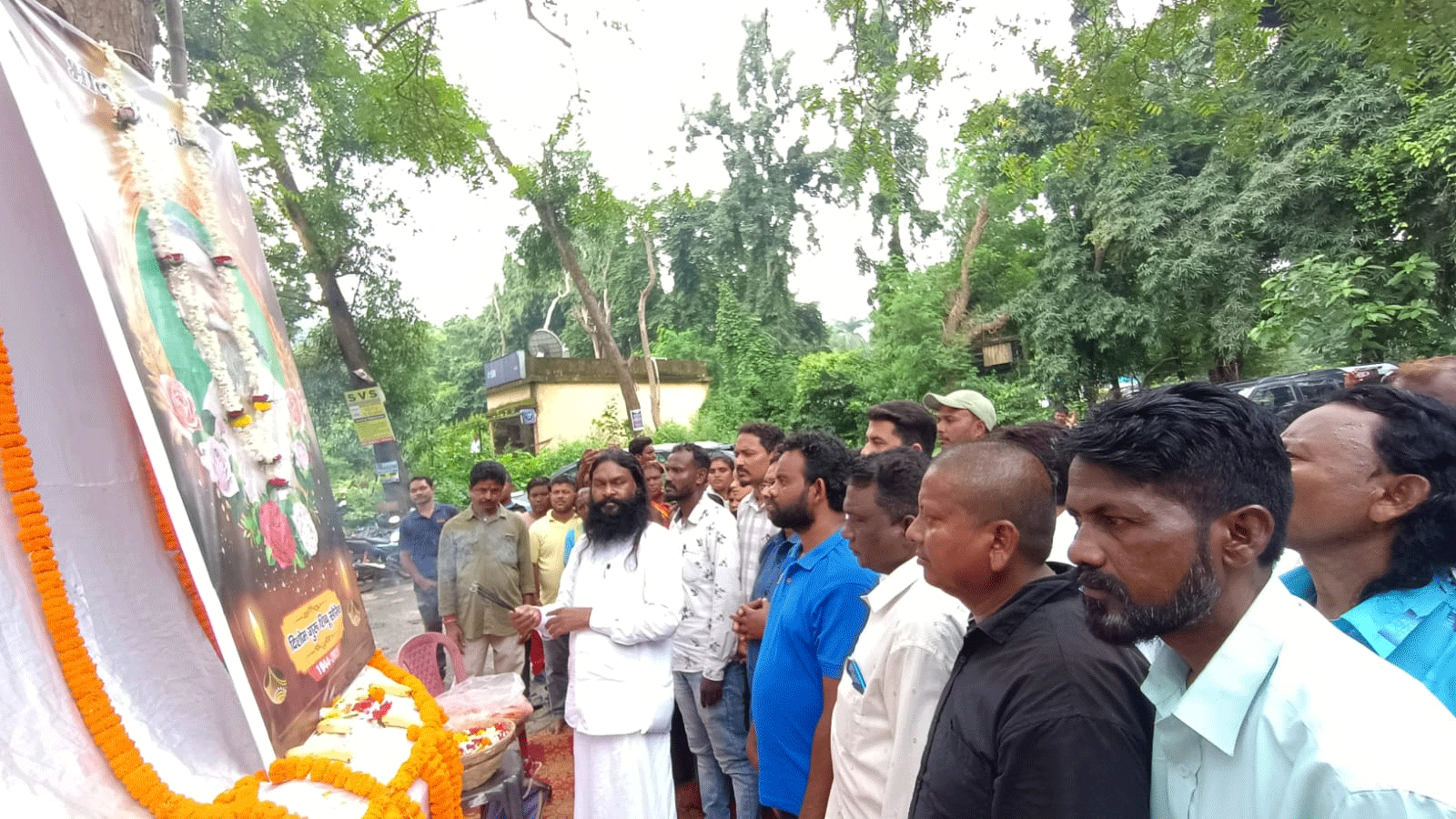 जादूगोड़ा : बाबू लाल सोरेन ने शिबू सोरेन को दी श्रद्धांजलि