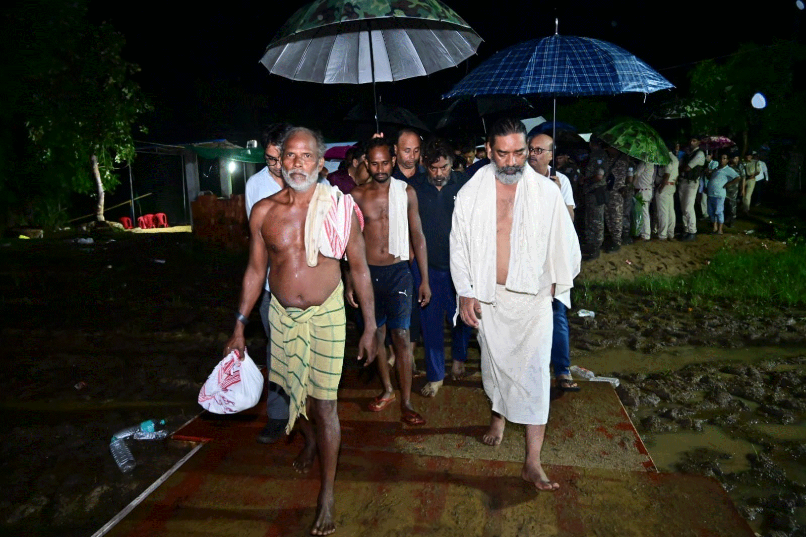 सीएम का भावुक पोस्ट, आज नेमरा में सुबह का सूरज भी उदास था...