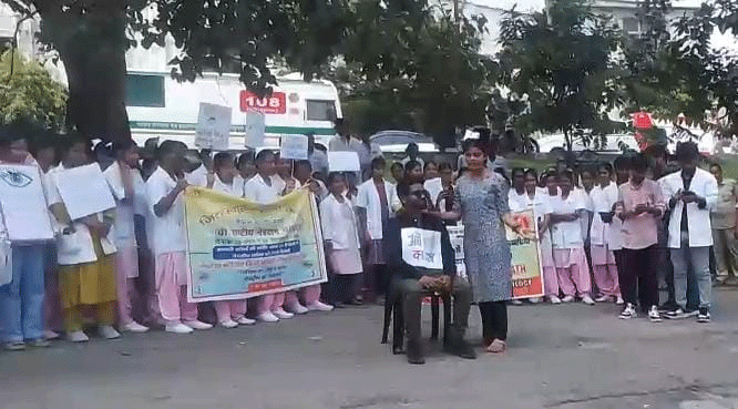 SNMMCH में राष्ट्रीय नेत्रदान पखवाड़ा, डॉक्टर बोले-जागरूकता की कमी सबसे बड़ी चुनौती