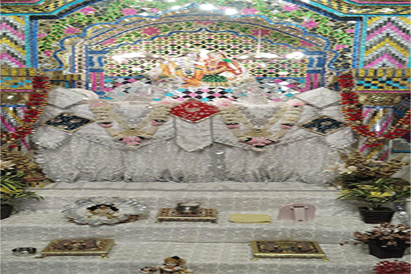 पुंदाग के राधा कृष्ण मंदिर में मनाई गई शरद पूर्णिमा