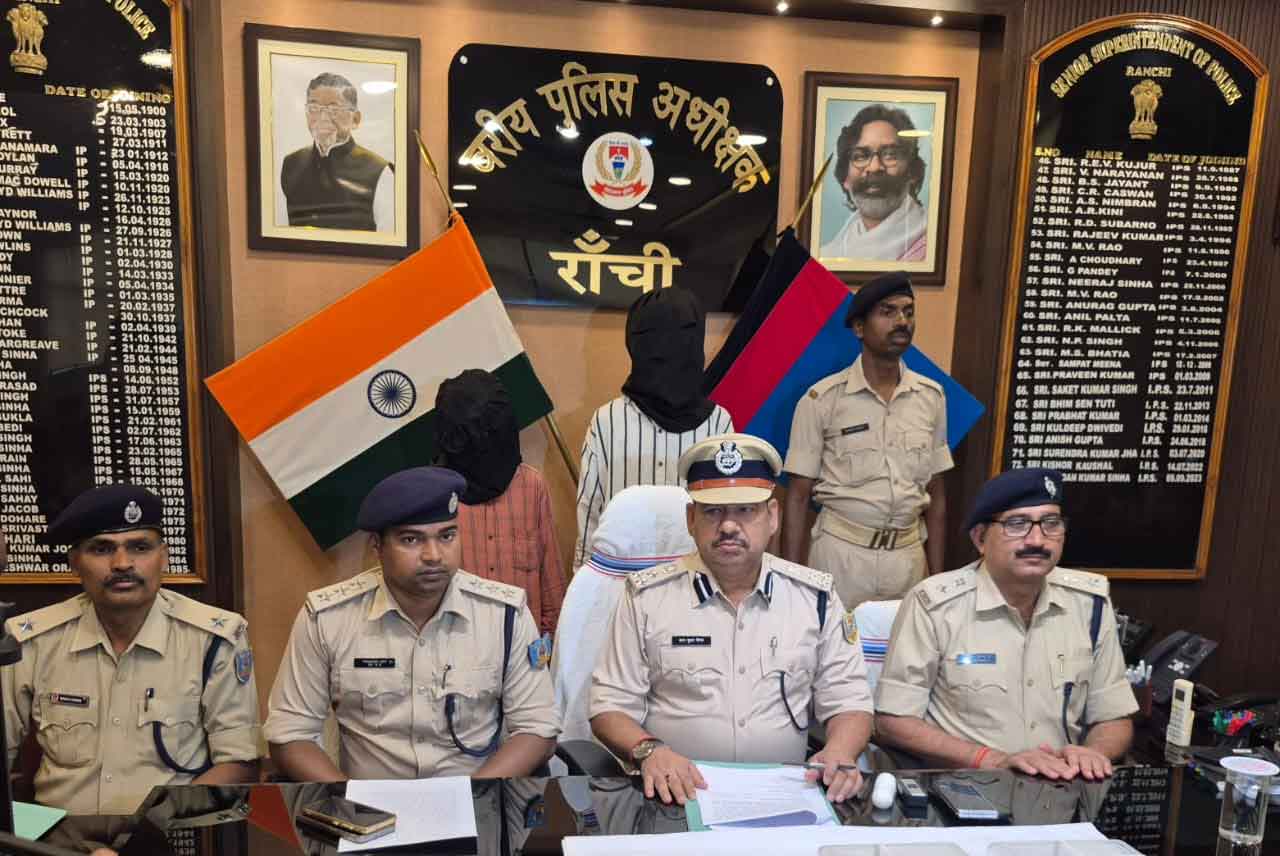 पहाड़ी मंदिर के पास हथियार का खरीद बिक्री करते दो युवक गिरफ्तार