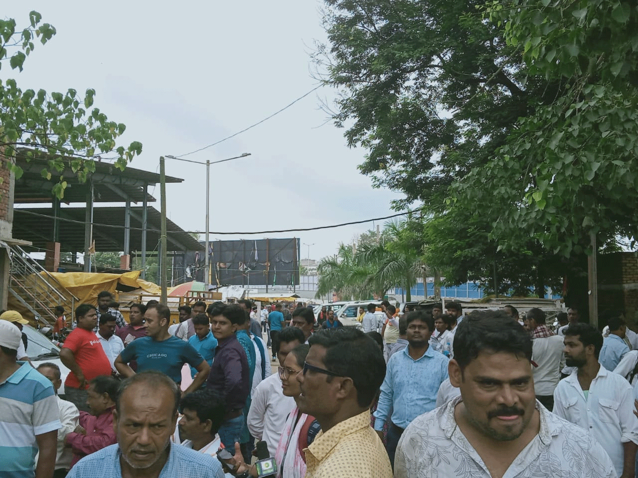 वेजिटेबल मार्केट के धरना स्थल बनने से बढ़ी परेशानी, इंट्री गेट पर लगी रहती है भीड़