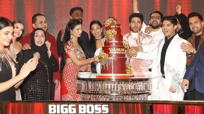 दुबई में सजी बिग बॉस 19 की सक्सेस पार्टी, तान्या मित्तल हुई इमोशनल