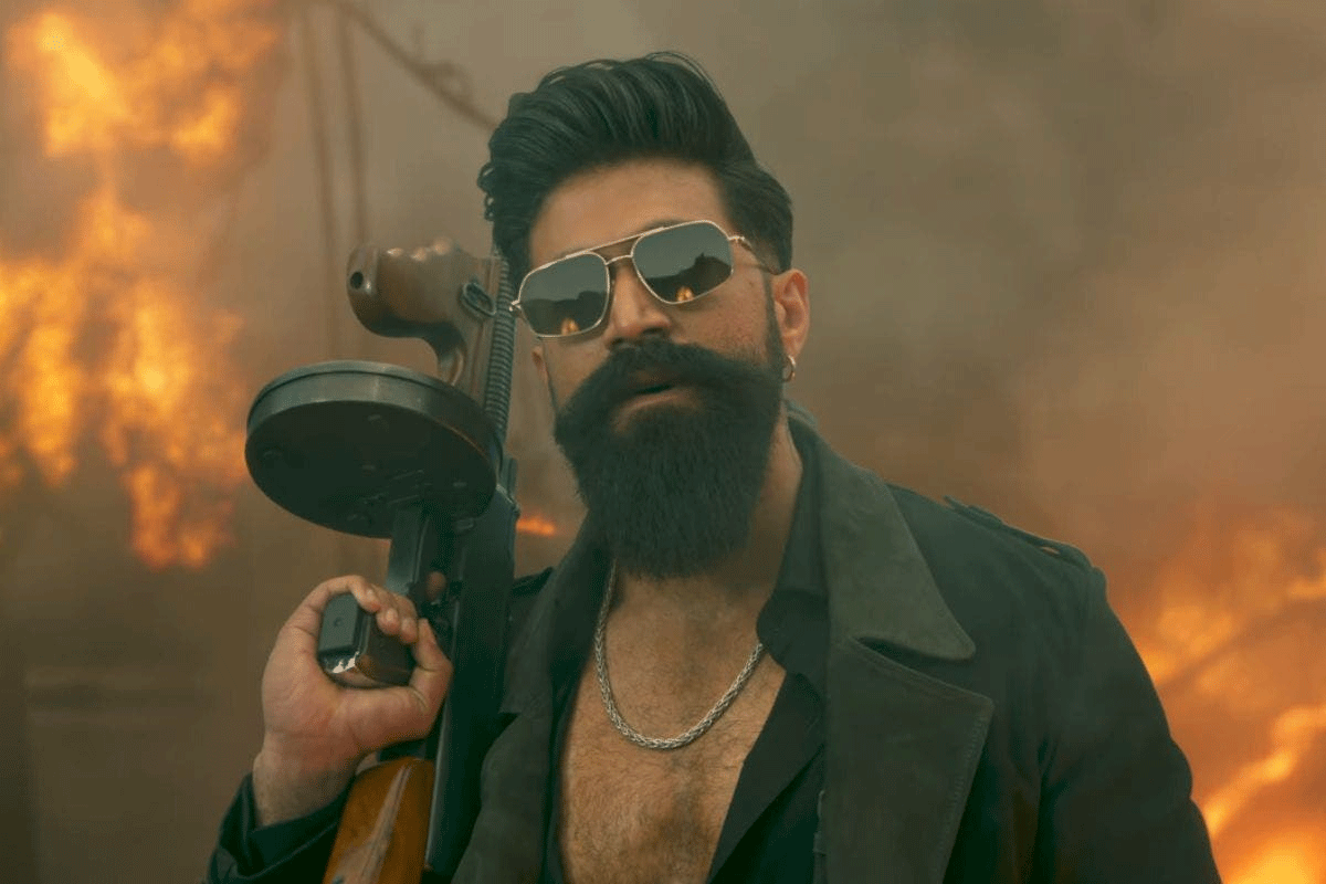 यश के बर्थडे पर बड़ा धमाका, ‘टॉक्सिक’ से सामने आया दमदार लुक