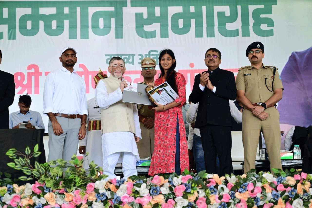 हौसले बुलंद हों तो प्रतिभा को आगे बढ़ने से कोई नहीं रोक सकताः राज्यपाल