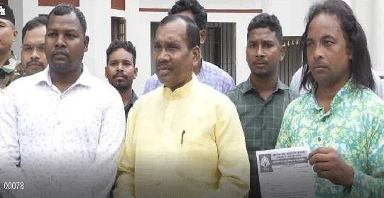 राज्यपाल से मिले पूर्व CM मधु कोड़ा और पूर्व विधायक लंबोदर महतो