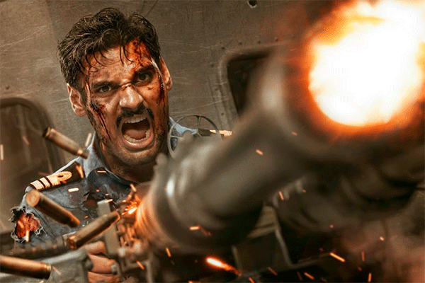 ‘बॉर्डर 2’ से अहान शेट्टी का फर्स्ट लुक आउट, खून से लथपथ वर्दी में आए नजर