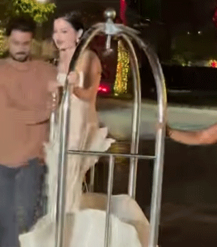 अनोखे आउटफिट के कारण ट्रोल हुई उर्फी जावेद, वीडियो वायरल