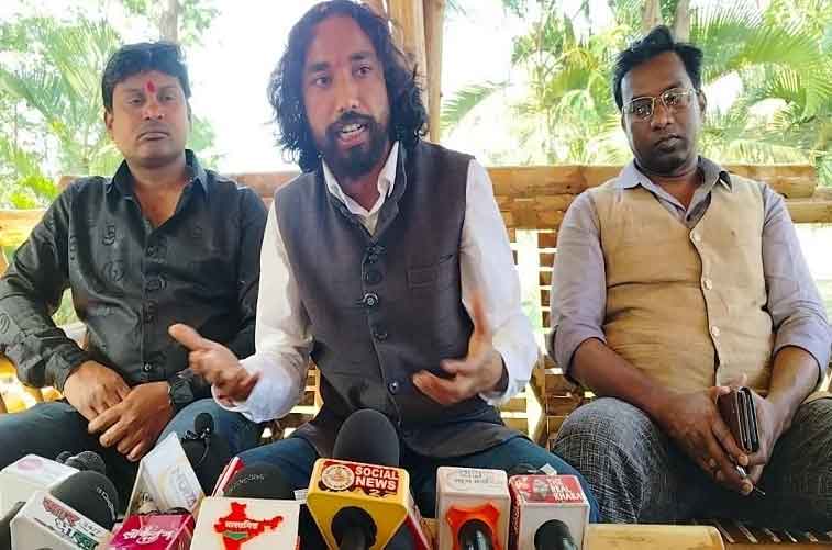 स्थानीय व नियोजन नीति की मांग को लेकर JLKM ने राज्यपाल को सौंपा ज्ञापन