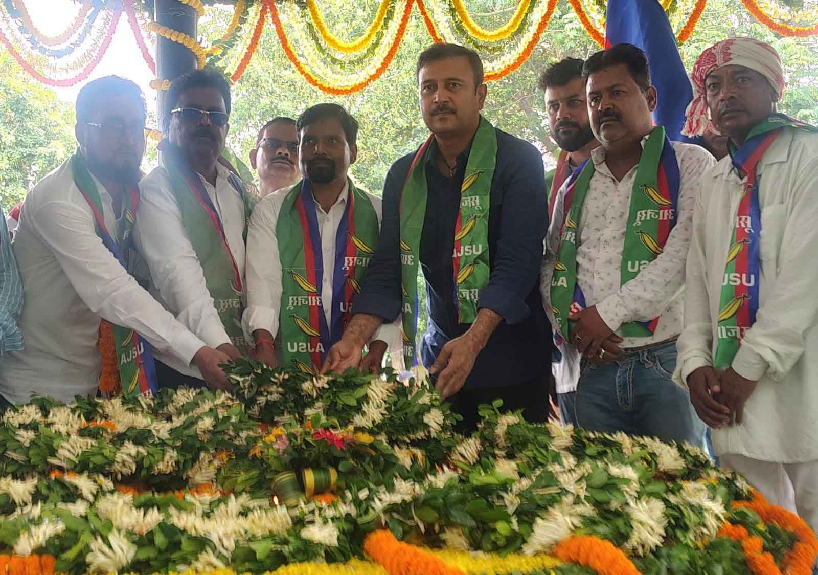 झारखंडी अस्मिता का प्रतीक है धरती आबा बिरसा मुंडा का जीवन: सुदेश महतो
