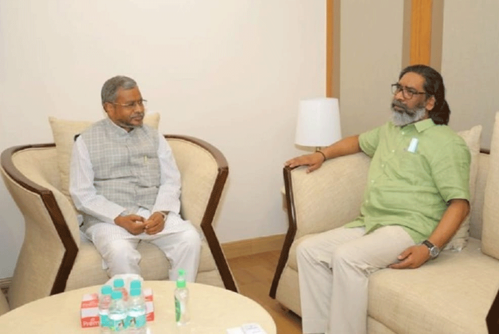 बाबूलाल ने CM हेमंत से की मुलाकात, शिबू सोरेन के स्वास्थ्य की जानकारी ली