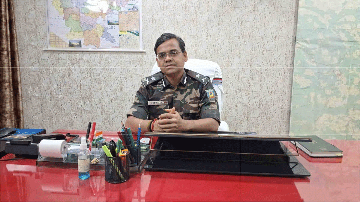 पलामू : रोड सेफ्टी को लेकर आईजी ने की बैठक, दिए कई निर्देश
