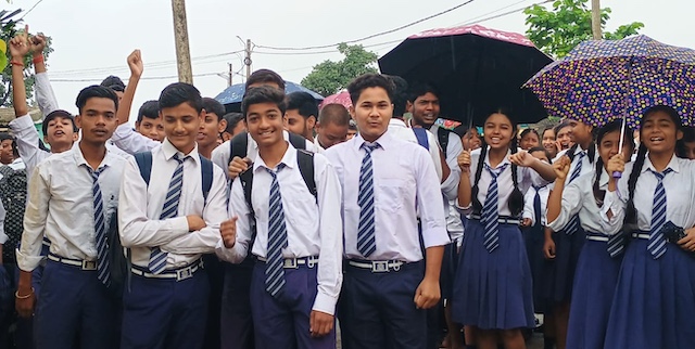 लातेहार : संत जेवियर एकेडमी के छात्रों ने किया प्रदर्शन
