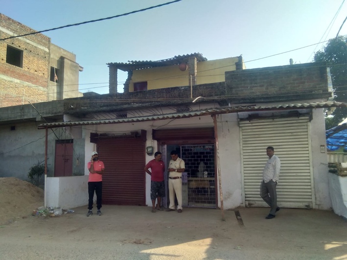 रांची : रातु झखराटाड़ में शराब दुकान में चोरी, सीसीटीवी खंगाल रही पुलिस