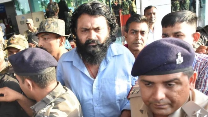 ईडी ने PLFI के सुप्रीमो दिनेश गोप की दोनों पत्नियों सहित 20 के खिलाफ आरोप पत्र दायर किया