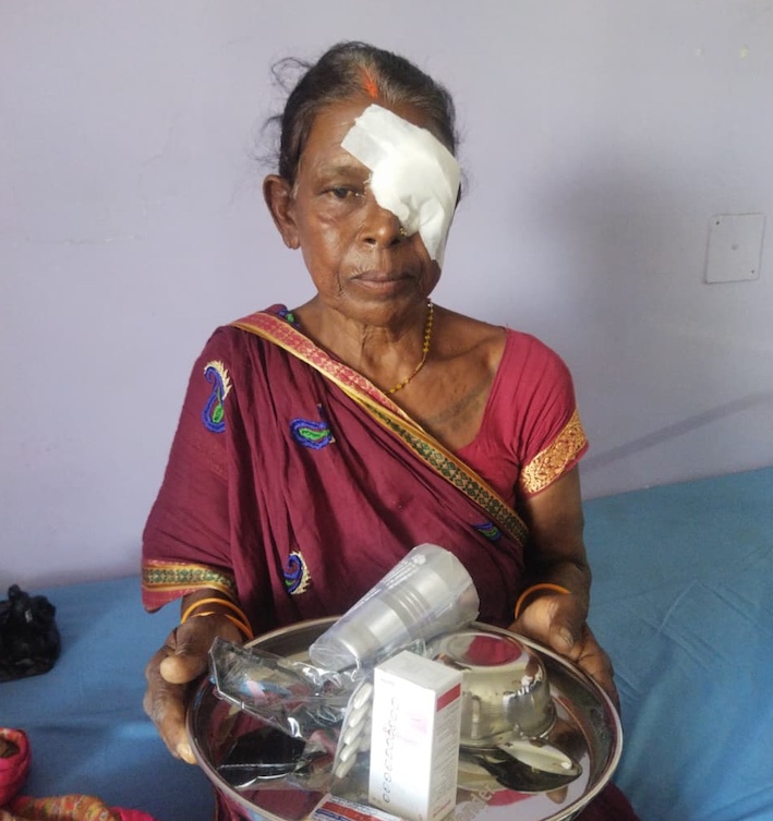 THIRD EYE अस्पताल : मोतियाबिंद का ऑपरेशन करायें और गिफ्ट में स्टील के बर्तन पायें