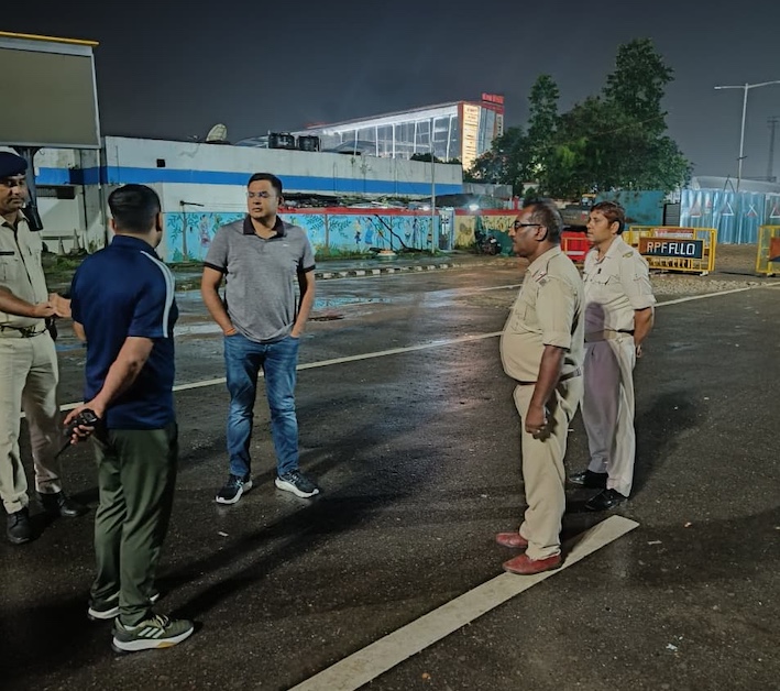 रांची: SSP ने देर रात किया लॉ एंड ऑर्डर का निरीक्षण, दिए निर्देश