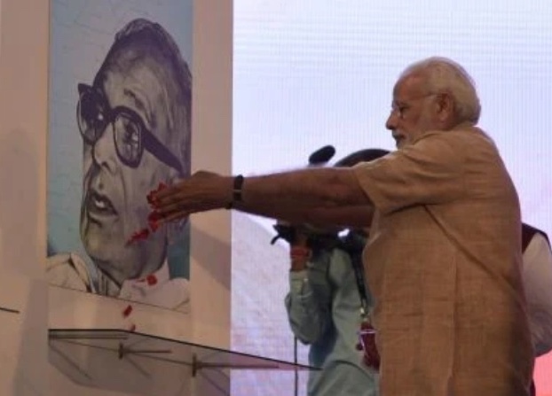 जेपी पर संघ को प्रतिष्ठित करने का आरोप कितना सही?