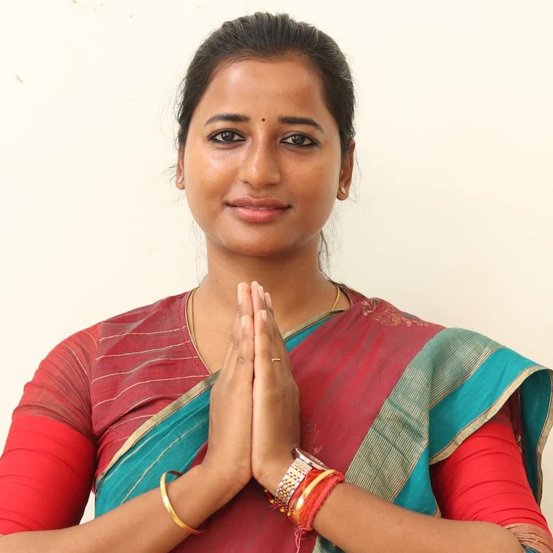 पूर्व अंचल अधिकारी शशिभूषण सिंह ने अंबा प्रसाद परिवार को जमीन कब्जा करने में मदद की