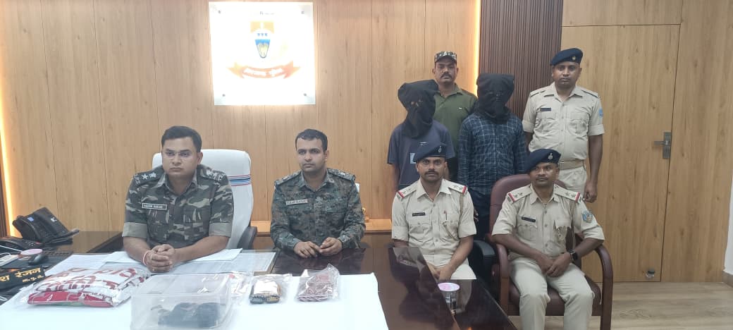 चाईबासा : छत्तीसगढ़ का कुख्यात हिडिमा समेत दो नक्सली गिरफ्तार