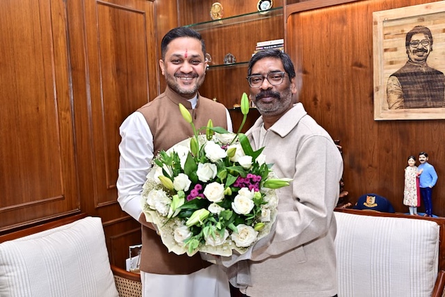 मुख्यमंत्री हेमंत सोरेन से मिला कांग्रेस प्रतिनिधिमंडल, दी नववर्ष की शुभकामनाएं