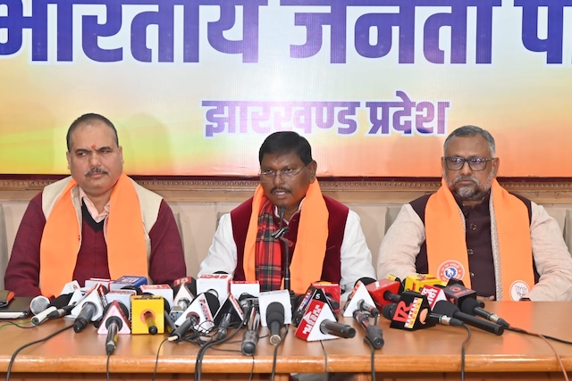 अर्जुन मुंडा ने सरकार की मंशा पर उठाए सवाल, कहा- पेसा नियमावली से बदली आदिवासी पहचान