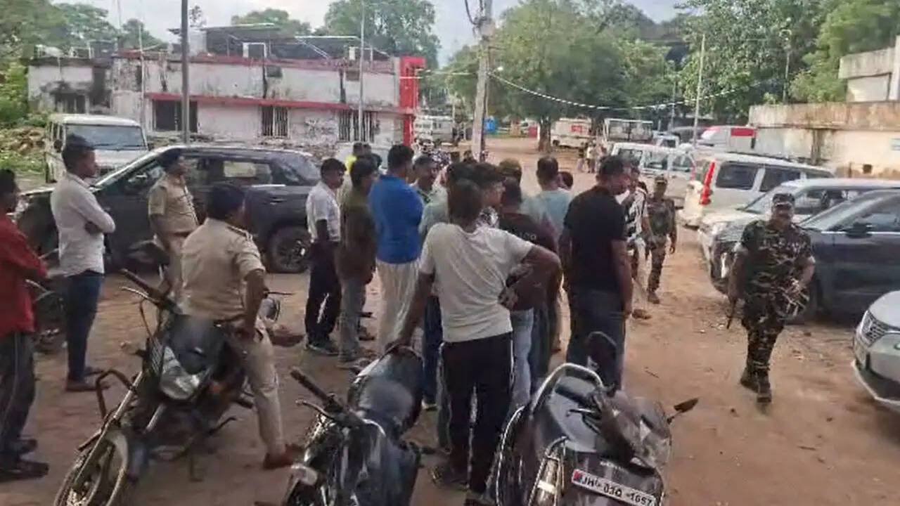 पलामू में टीपीसी उग्रवादियों के साथ भीषण मुठभेड़ में 2 जवान शहीद, एक घायल