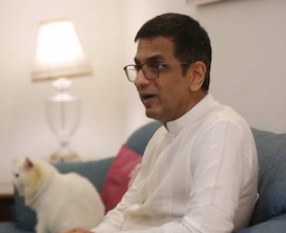 चौंकाने वाली खबर ! पूर्व CJI डीवाई चंद्रचूड़ खाली नहीं कर रहे सरकारी बंगला,  सुप्रीम कोर्ट ने केंद्र को पत्र लिखा