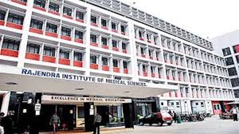 रिम्स में टूटने लगी मरीजों की आस, 30 से ज्यादा वेंटिलेटर खराब
