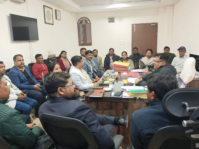 योगेंद्र साव ने केरेडारी सीओ को दी गालियां, झासा आक्रोशित, कार्रवाई की मांग