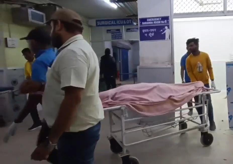 धनबाद :   प्रगति वाटिका अपार्टमेंट की छत से कूदकर महिला ने दी जान, पति से विवाद की आशंका