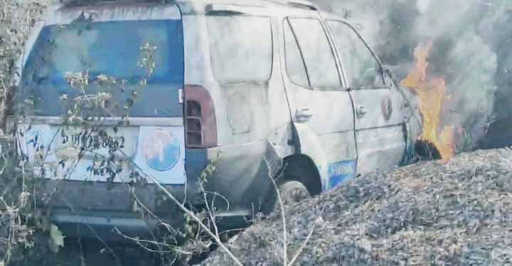 सरायकेला: हाईटेंशन तार गिरने से हुमीद ओपी परिसर में लगी आग, कई वाहन जलकर राख