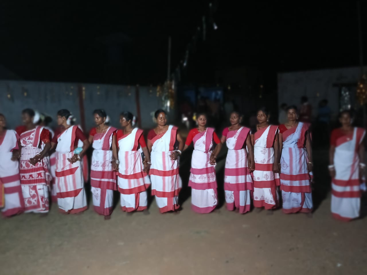 जादूगोड़ा: कुलामारा गांव में सरहुल पूजा की धूम, निकाली गई शोभा यात्रा