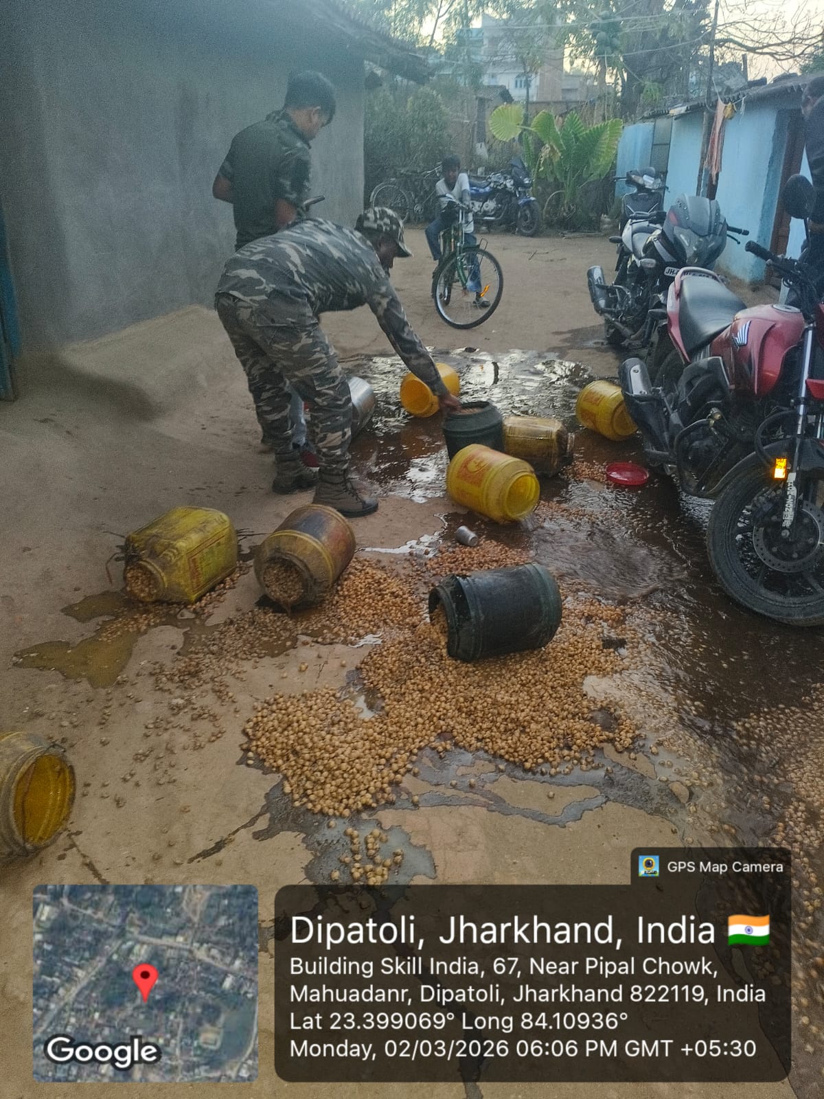 लातेहारः पुलिस ने अवैध शराब भट्ठी ध्वस्त की, हुड़दंगियों पर सख्त कार्रवाई की चेतावनी