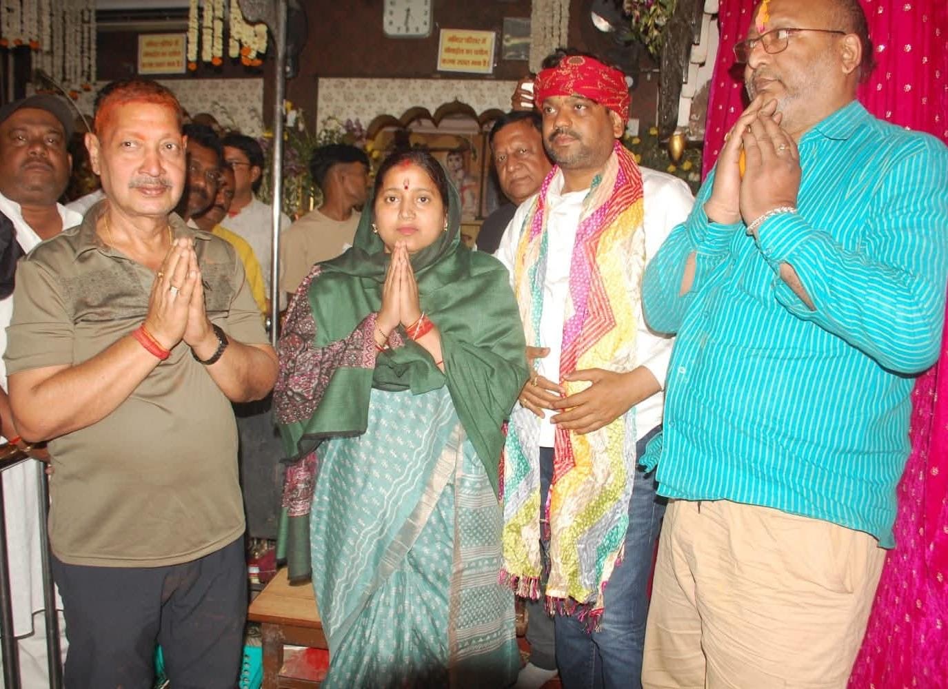 ऐतिहासिक जीत के बाद मेयर संजीव सिंह पत्नी संग पहुंचे खाटू श्याम मंदिर, लिया आशीर्वाद